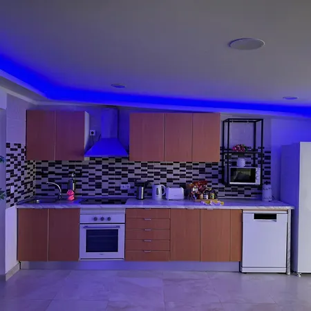 Lilo Private House With Heated Pool 빌라 *