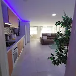 Lilo Private House With Heated Pool 科斯塔特吉塞