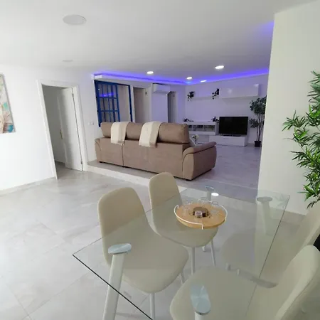 别墅 Lilo Private House With Heated Pool